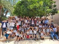 El consejero de Medio Ambiente, Universidades, Investigación y Mar Menor, Juan María Vázquez, con los participantes en el taller 'Cocreation Lab Kids' celebrado esta mañana.