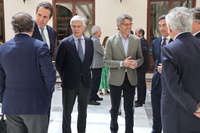 El consejero de Economía, Hacienda y Empresa, Luis Alberto Marín, junto con responsables de empresas de inversión