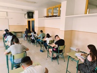 Alumnos realizando las pruebas que se celebran hoy para la obtención del Grado de la ESO (1)