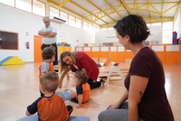 La consejera de Política Social, Familias e Igualdad, Conchita Ruiz, durante su visita al Centro de Educación Infantil AEPIO