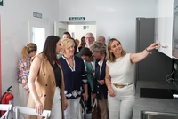 La consejera de Política Social, Familias, e Igualdad, Conchita Ruiz, en la inauguración de la nueva vivienda tutelada de la asociación APICES en Cartagena