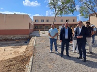El consejero de Educación, Formación Profesional y Empleo, Víctor Marín, visita las obras de ampliación del CEIP Petra Sánchez Rollán de Los Alcá...