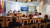 El secretario general de la Consejería de Medio Ambiente, Universidades, Investigación y Mar Menor, Enrique Ujaldón, junto al director general del...