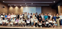 La directora general del SEF, Marisa López Aragón, y el alcalde de Molina de Segura, José Ángel Alfonso, junto con los alumnos que recibieron los...