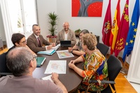 El director general de Medio Ambiente, Juan Antonio Mata, y el segundo teniente de alcalde y concejal de Presidencia, Urbanismo e Infraestructuras...