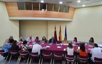 La directora gerente del IMAS, Verónica López, durante la celebración del Consejo regional de Servicios Sociales