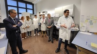 Juan María Vázquez durante su visita al Instituto Murciano de Investigación Biosanitaria