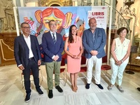 La consejera Carmen Conesa, con el alcalde de Murcia, el rector de la UMU, el  director de Exlibris y la representante de la Fundación Mediterrán...