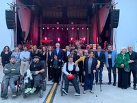 El consejero de Salud, junto a los miembros de Amupheb y otras autoridades, en un concierto solidario a beneficio de la asociación celebrado el pasado...