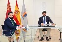 López Miras se reúne en el Palacio de San Esteban con el alcalde de La Unión, Joaquín Zapata