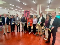 La consejera Carmen Conesa, con los alcaldes de Lorca, Yecla y Jumilla y miembros de la organización del FILE.