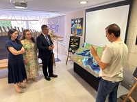 El consejero de Medio Ambiente, Universidades, Investigación y Mar Menor, Juan María Vázquez, durante la visita el Aula del Mar en Palma de Mallo...