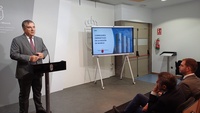 Vázquez explica los detalles del estudio realizado por su Consejería sobre las infraestructuras energéticas necesarias en la Región