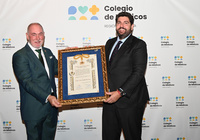 López Miras recibe la Medalla de Colegiado de Honor con Emblema de Oro del Colegio Oficial de Médicos de la Región de Murcia (2)