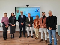 El consejero de Educación y Formación Profesional, Víctor Marín, visitó el IES Pedro García Aguilera, junto con el alcalde de Moratalla, Juan Sor...