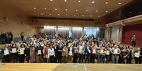 El consejero de Economía, Hacienda, Fondos Europeos y Transformación Digital, Luis Alberto Marín posa con los auxiliares administrativos que han ...