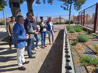 El consejero, durante una visita al 'Proyecto Lavándula; un bosque en el cole', un proyecto de innovación del CEIP Germán Teruel Escobar de Morat...
