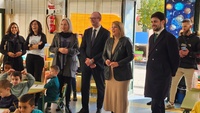 El consejero de Educación y Formación Profesional, Víctor Marín, y la alcaldesa de Cartagena, Noelia Arroyo, visitaron la Casa del Niño de Cartag...