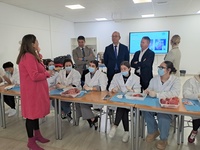 El consejero de Educación y Formación Profesional, Víctor Marín, visita el centro Cabezo de Torres FP