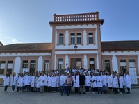 La consejera Sara Rubira junto a las investigadoras del Imida en las instalaciones del centro.
