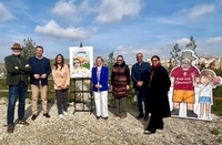 La consejera Carmen Conesa, con los alcaldes de Ceheg&iacute;n y Caravaca de la Cruz, el dibujante Jos&eacute; Manuel Puebla y el cartel que ha dise&ntilde;ado.