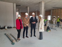 El consejero de Educación y Formación Profesional, Víctor Marín, visita las obras de la escuela infantil municipal del barrio de San Antonio de Lorca