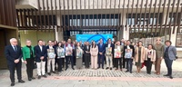 La consejera, con los asistentes a la presentación de la campaña.