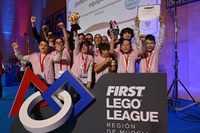 Los integrantes del equipo Bionic, que se alzó con el primer puesto en la categoría 'Challenge'.