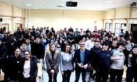 El consejero de Economía, Hacienda, Fondos Europeos y Transformación Digital, Luis Alberto Marín, mantuvo hoy una charla con alumnos de ESO y Bachillerato...
