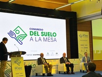 Imagen del secretario general de la Consejería de Agua, Agricultura, Ganadería y Pesca, Francisco González Zapater, participando en el congreso 'Del...