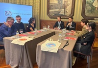 El consejero de Presidencia, Portavocía, Acción Exterior y Emergencias, Marcos Ortuño, y el director general de Acción Exterior y Cooperación, Juan...
