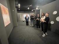 Imagen de la presentación de la exposición 'Como un eco' con la que se conmemoran los 25 años de trayectoria de Artnueve