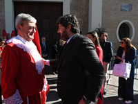 El presidente de la Comunidad asiste a la procesión del Santísimo Cristo de la Sangre, titular de la Real, Muy Ilustre, Venerable y Antiquísima Archicofradía de la Preciosísima Sangre de Nuestro Señor Jesucristo (1)