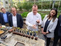 Imagen de la consejera Sara Rubira junto al chef Pablo González Conejero en el Living Lab