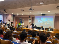 Más de un centenar de estudiantes reciben su diploma como alumnos mediadores