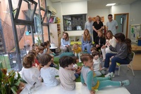 La consejera de Política Social, Familias e Igualdad, Conchita Ruiz, durante su visita al Centro de Atención a la Infancia EMPI