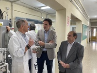 El consejero de Fomento e Infraestructuras, Jorge García Montoro, durante su visita al Laboratorio de Carreteras de la Comunidad Autónoma