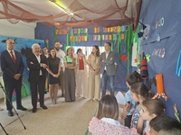 El consejero de Educación y Formación Profesional, Víctor Marín, visita la puesta en marcha del programa IncluYO en el CEIP Manuela Romero de Maz...