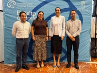 La directora general de Competitividad y Calidad Turísticas, Eva Reverte, y la alcaldesa de Archena, Patricia Fernández, en la presentación del v...