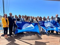 Un momento del acto de entrega de las banderas azules a las playas y puertos deportivos de la Región de Murcia.