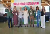 La consejera de Política Social, Familias e Igualdad, Conchita Ruiz, y la concejala de Bienestar Social del Ayuntamiento de Cartagena, Cristina Mora,...