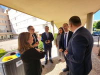 El consejero de Medio Ambiente, Universidades, Investigación y Mar Menor, Juan María Vázquez, junto con el rector de la Universidad de Murcia, José...