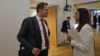 Imagen de la consejera Sara Rubira con el comisario de Agricultura y Desarrollo Rural, Christophe Hansen en Bruselas