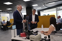 El consejero de Economía, Hacienda, Fondos Europeos y Transformación Digital, Luis Alberto Marín, visita la oficina de la ATRM acompañado del alcalde...