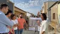 Imagen del director general del Agua, José Sandoval, acompañado por la alcaldesa de Puerto Lumbreras, María Ángeles Túnez, en la visita de las obras...