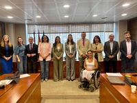 La consejera Carmen Conesa con los integrantes de la comisión de Turismo de la Asamblea Regional.