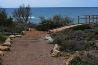 Una de las pasarelas ya instaladas en el Parque Regional de Calblanque, Monte de las Cenizas y Peña del Águila.