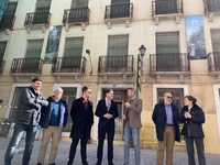 El consejero de Fomento e Infraestructuras, Jorge García Montoro, y el alcalde de Caravaca de la Cruz, José Francisco García, en una imagen de archivo...