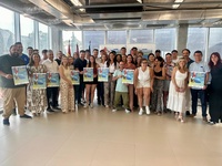 La consejera Carmen Conesa y el alcalde de Blanca, con alumnos y formadores