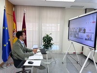 El secretario general de la Consejería de Fomento e Infraestructuras, José Francisco Lajara, intervino por vía telemática en la reunión de la Junta...